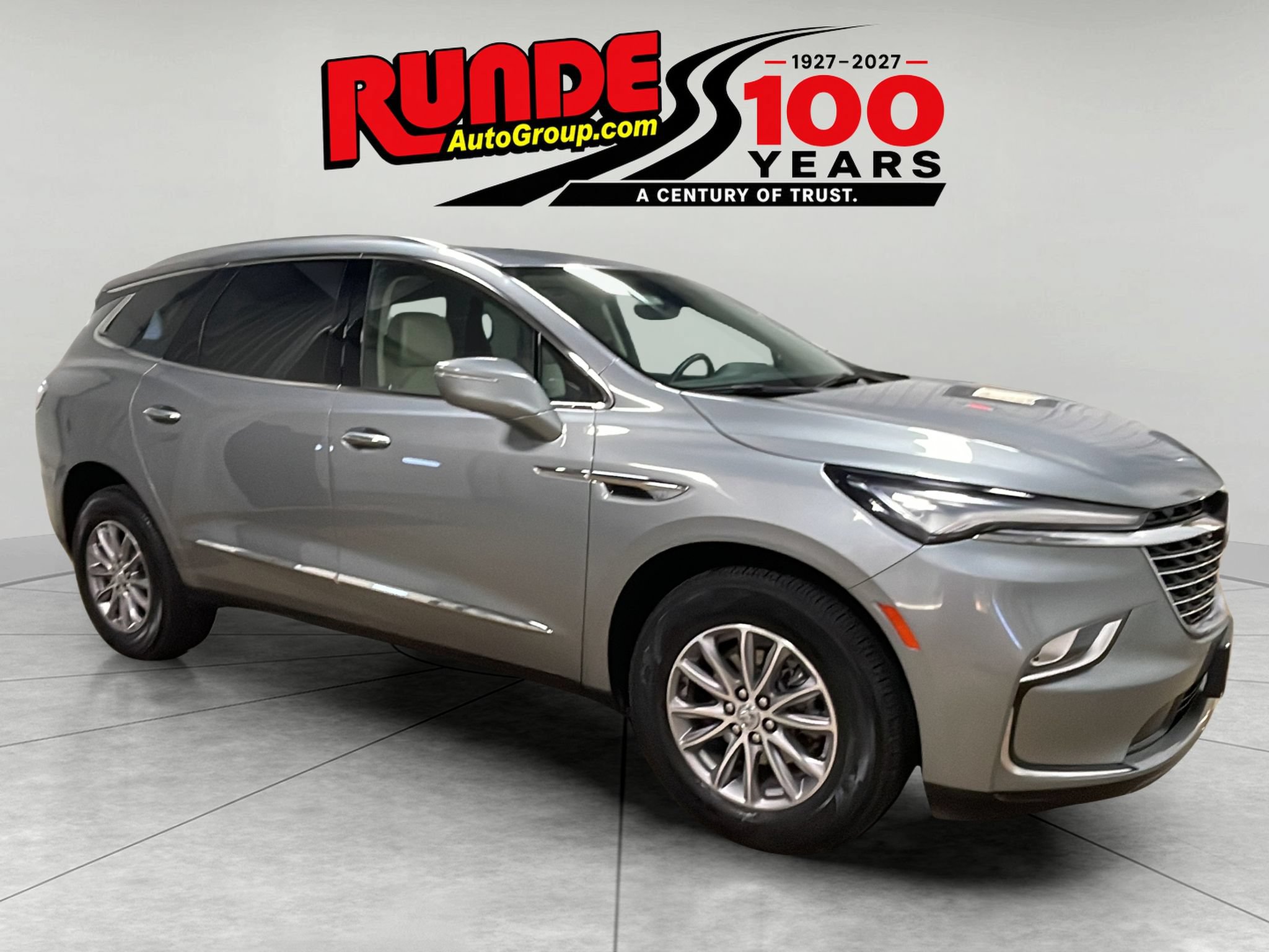 Used 2023 Buick Enclave Essence AWD/4WD image 7