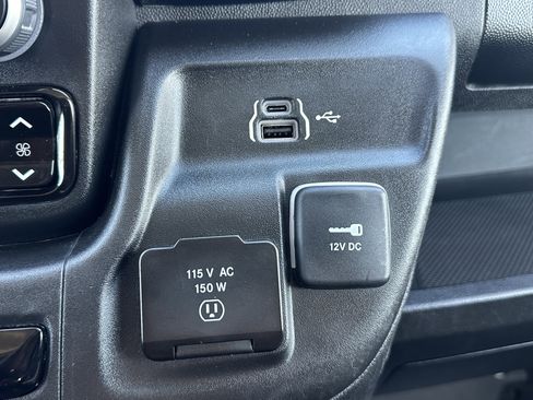 Used 2024 RAM ProMaster 3500 w/ Premium Convenience Group image 31