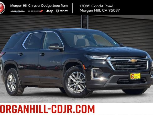 Used 2023 Chevrolet Traverse LT FWD image 1