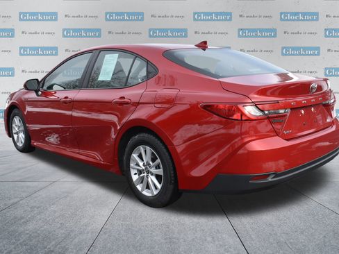 Used 2025 Toyota Camry LE image 8