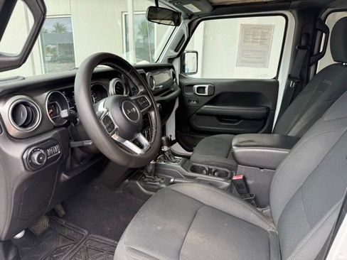 Used 2021 Jeep Wrangler Unlimited Sahara AWD/4WD image 11