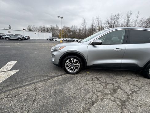 Used 2022 Ford Escape SEL image 34