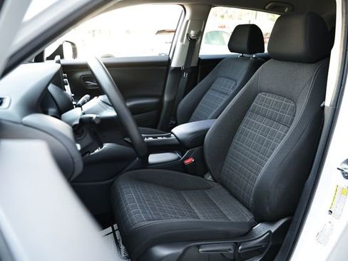 Certified 2023 Honda HR-V LX image 18