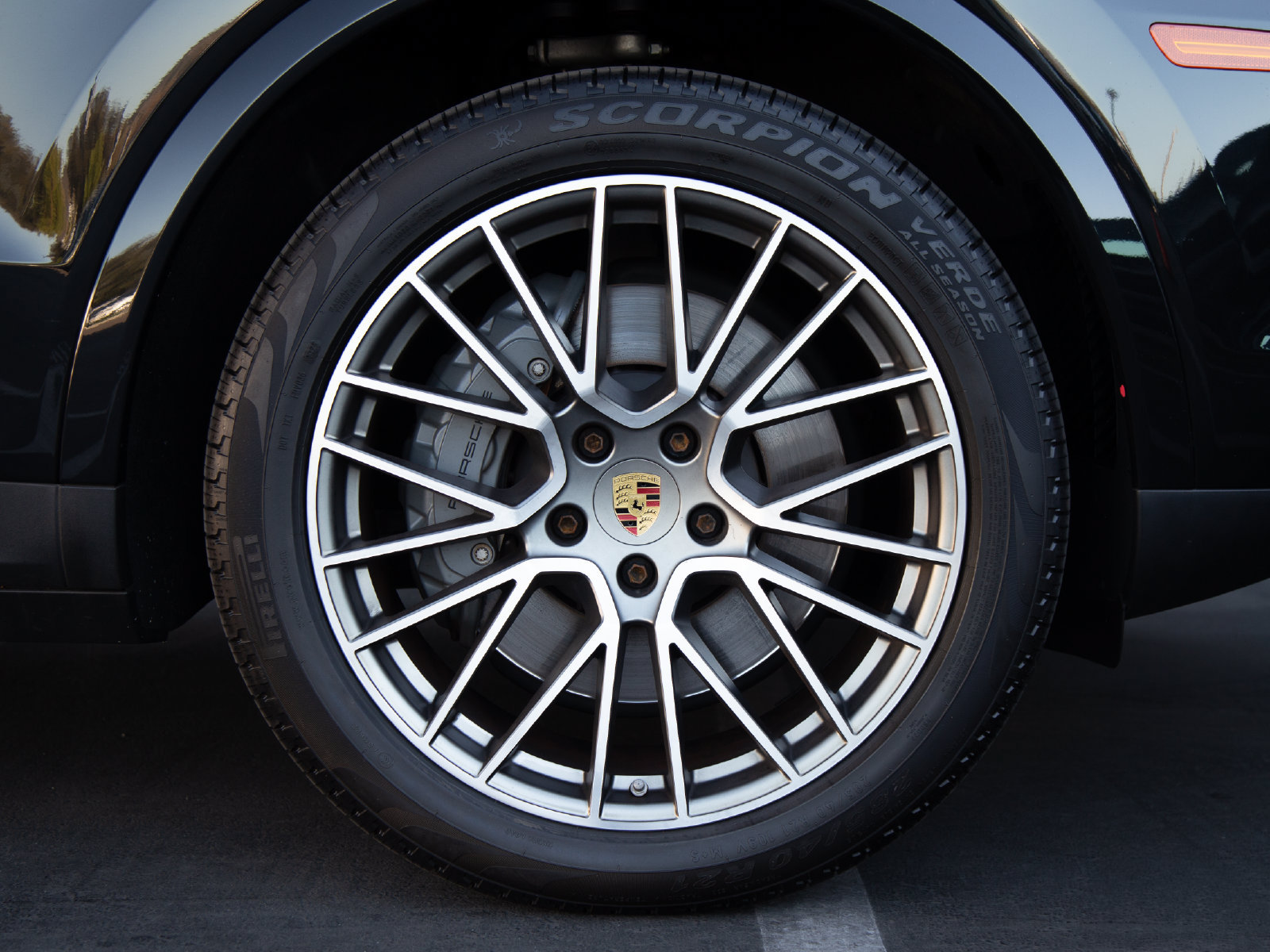 Certified 2023 Porsche Cayenne S AWD/4WD image 12