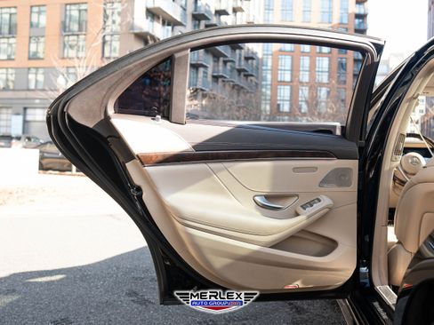 Used 2018 Mercedes-Benz S 560 Sedan image 45