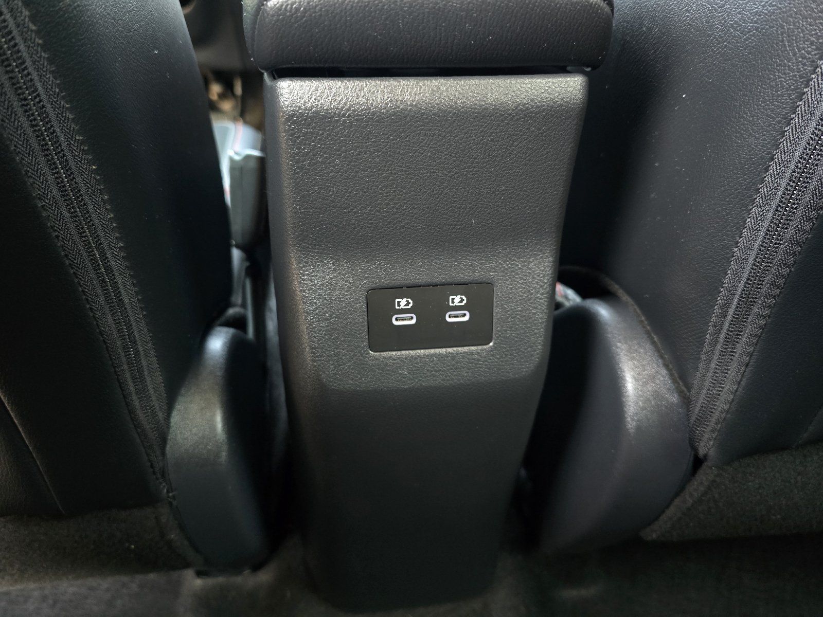 Used 2025 Nissan Kicks SR AWD/4WD image 25