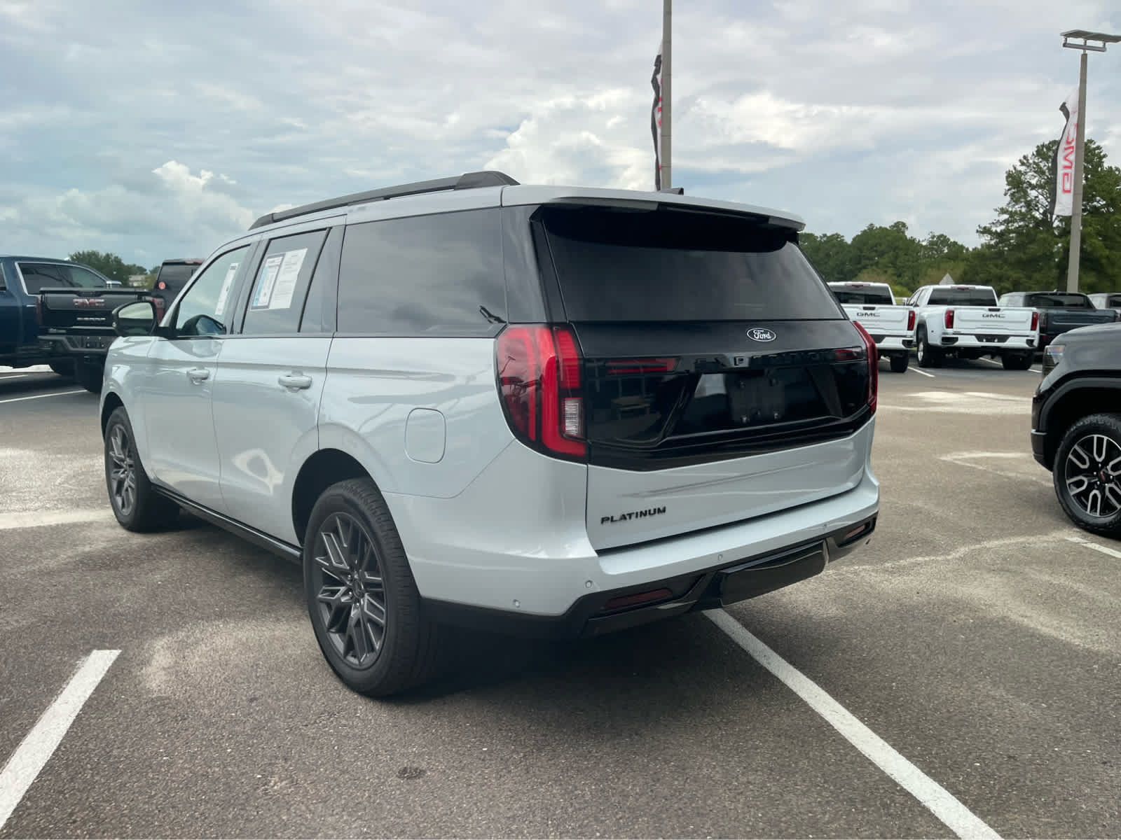 Used 2025 Ford Expedition Platinum w/ Stealth Performance Package AWD/4WD image 7