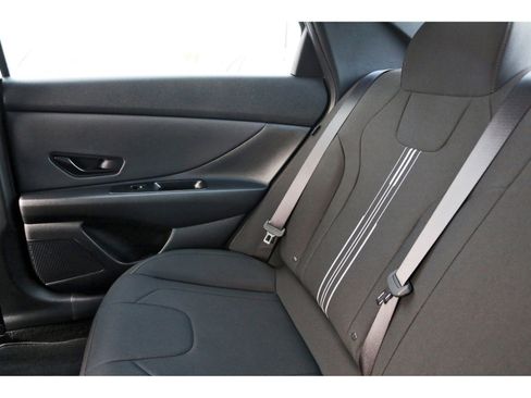 Certified 2025 Hyundai Elantra SEL image 13