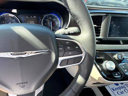 Used 2023 Chrysler Voyager LX image 23