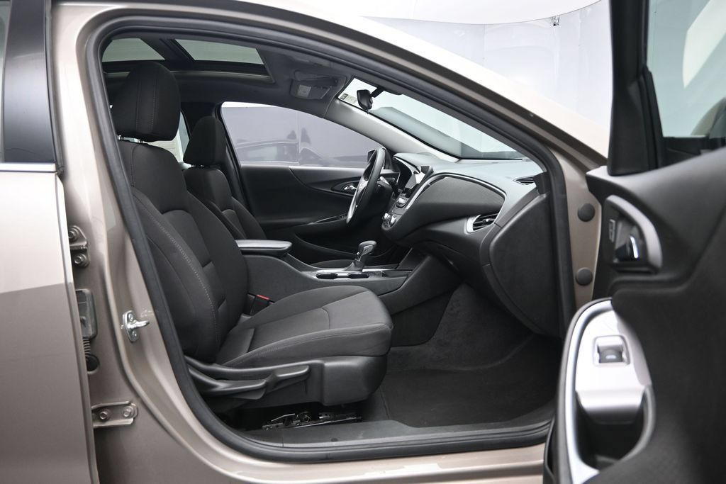Used 2024 Chevrolet Malibu LT FWD image 28
