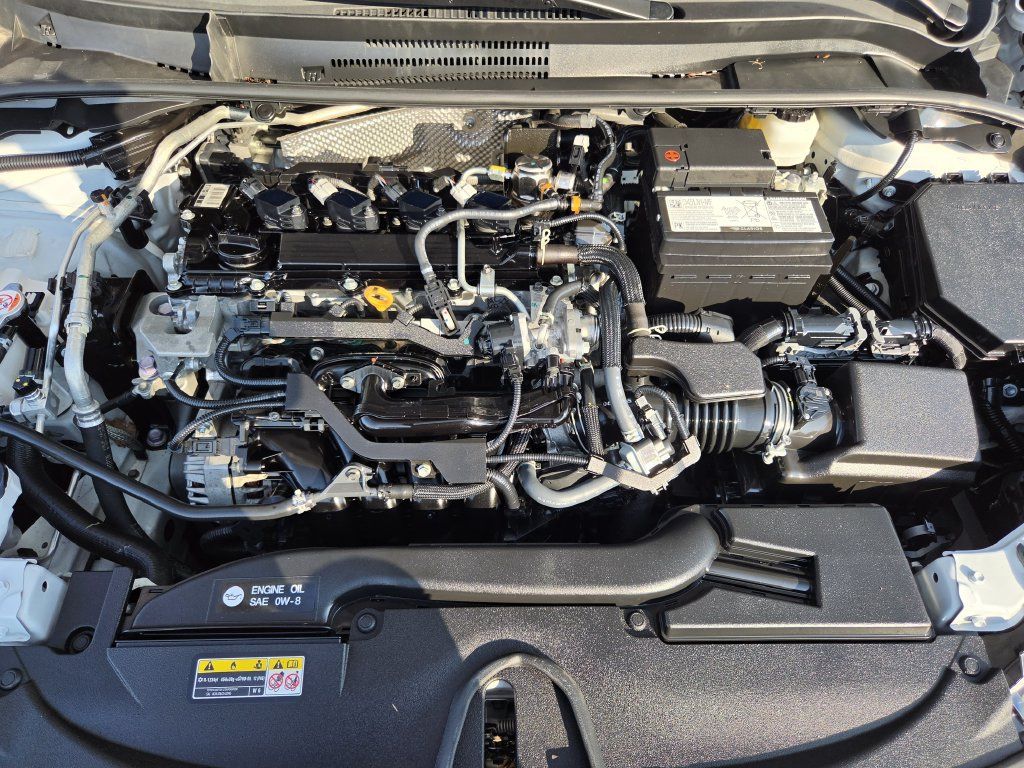 Used 2025 Toyota Corolla LE FWD image 28