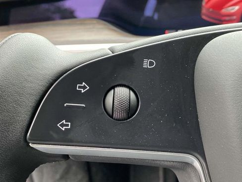 Used 2022 Tesla Model S image 25