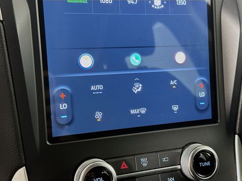 Used 2024 Ford Edge SE w/ Black Appearance Package AWD/4WD image 23