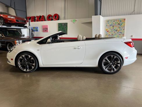 Used 2019 Buick Cascada Premium image 25