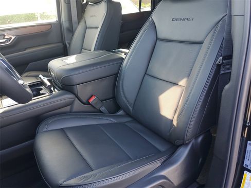 New 2026 GMC Yukon XL Denali image 8