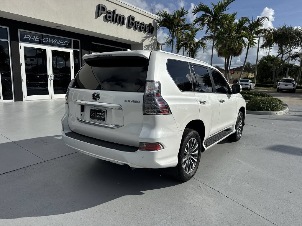 Used 2023 Lexus GX 460 Luxury w/ Accessory Package AWD/4WD image 3