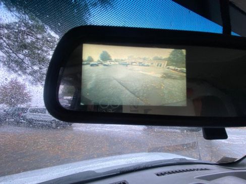 Used 2018 Chevrolet Express 2500 image 23