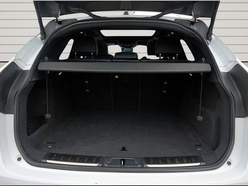 Used 2024 Jaguar F-PACE R-Dynamic S image 10