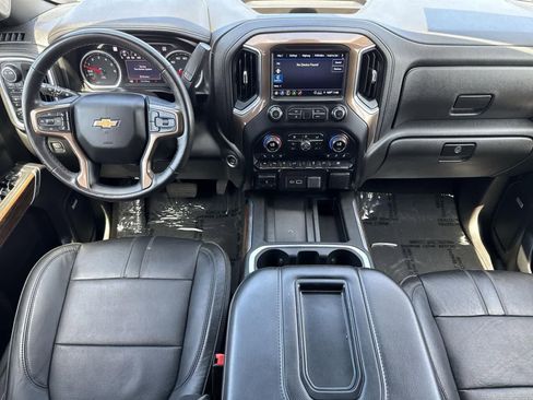 Used 2021 Chevrolet Silverado 1500 High Country w/ Technology Package image 9