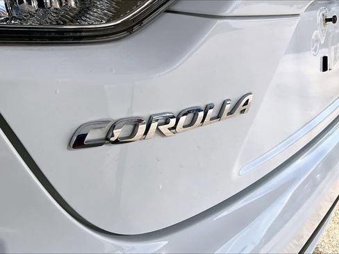 Used 2021 Toyota Corolla LE image 30