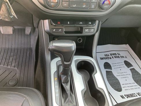 Used 2015 Chevrolet Colorado LT w/ Luxury Package image 17