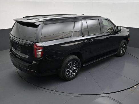 Used 2023 Chevrolet Suburban Z71 w/ Luxury Package AWD/4WD image 16