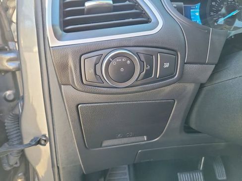 Used 2024 Ford Edge SEL image 16