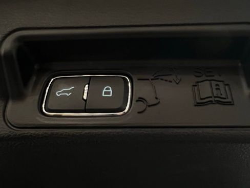 Used 2024 Ford Explorer 2WD image 28