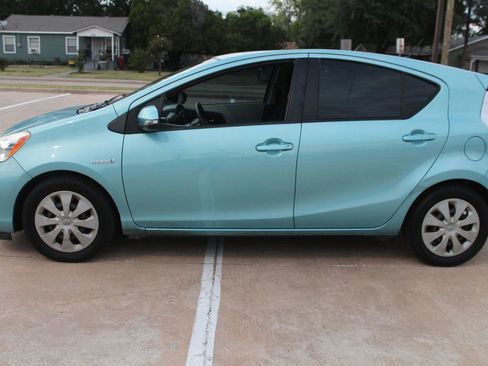 Used 2014 Toyota Prius C Two image 8