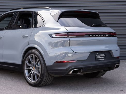 Certified 2025 Porsche Cayenne Base image 11