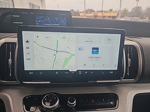 Used 2025 Ford Expedition Active image 18