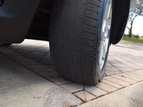 Used 2011 Volvo XC70 3.2 w/ Premium Pkg image 89