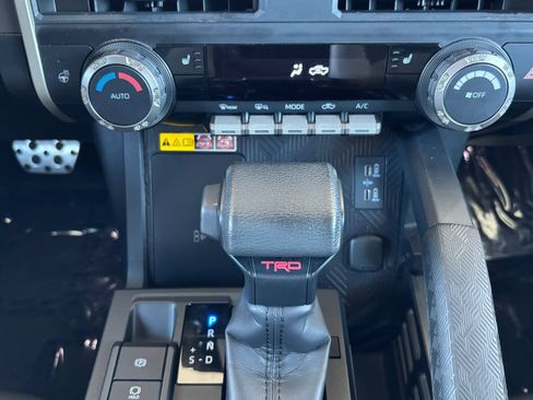 Used 2025 Toyota Tacoma TRD Sport w/ TRD Sport Upgrade Package AWD/4WD image 16