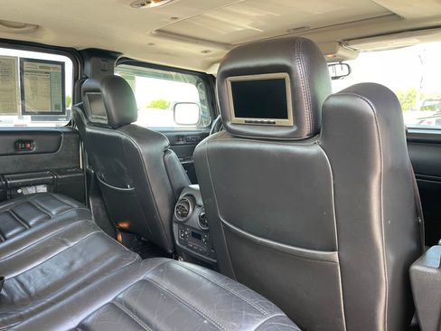 Used 2005 HUMMER H2 SUT w/ Preferred Equipment Group AWD/4WD image 23