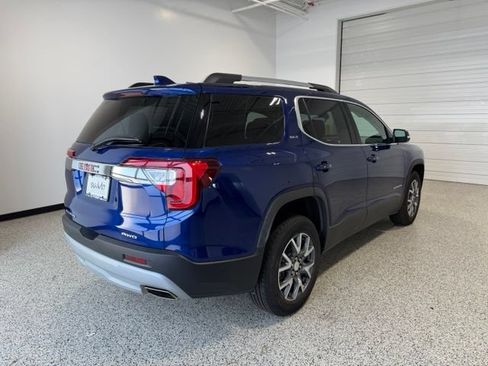 Used 2023 GMC Acadia SLT w/ Technology Package AWD/4WD image 3