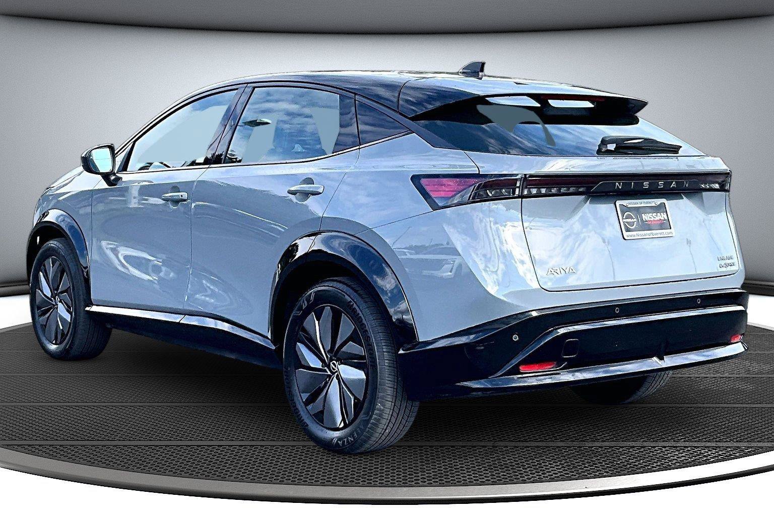 Used 2024 Nissan Ariya AWD image 5