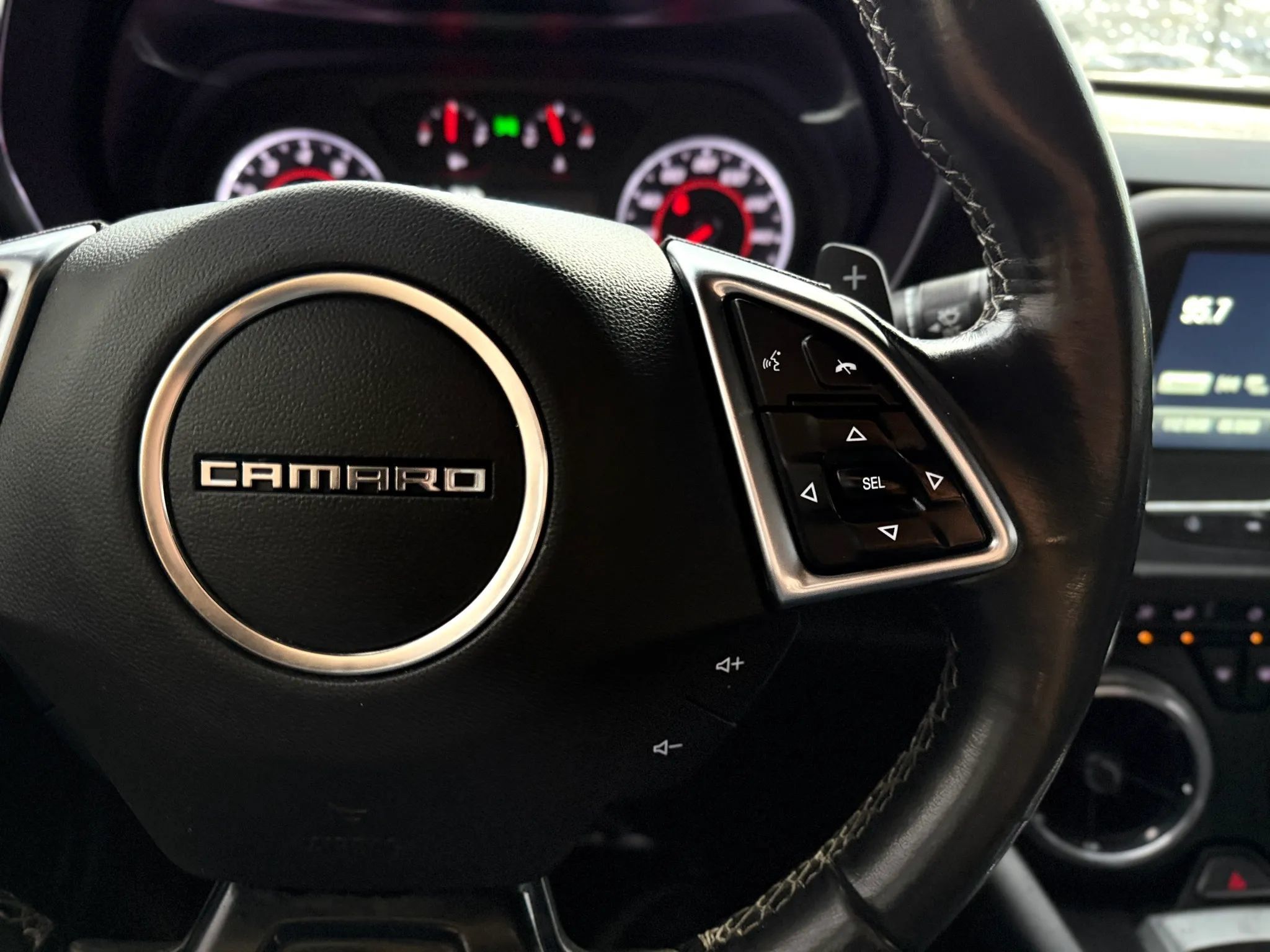 Used 2018 Chevrolet Camaro LT RWD image 21