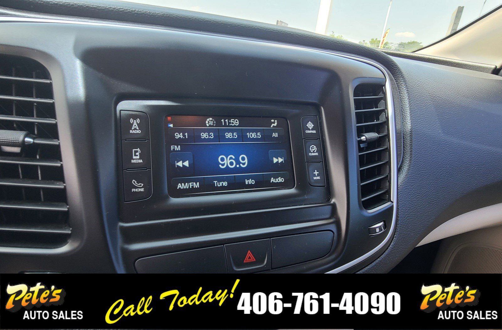 Used 2016 Chrysler 200 Limited FWD image 23