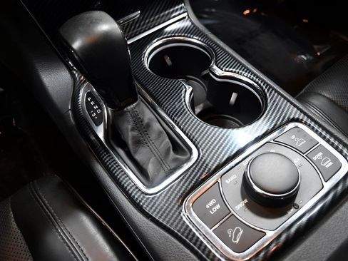 Used 2016 Jeep Grand Cherokee High Altitude AWD/4WD image 21
