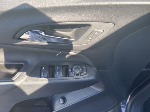 Used 2022 Chevrolet Equinox LT image 17