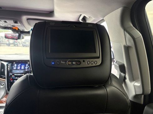 Used 2018 Cadillac Escalade ESV Luxury image 14