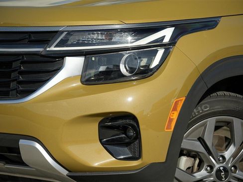 Used 2024 Kia Seltos S image 3