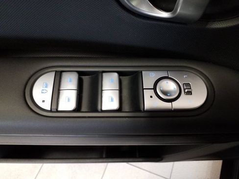Certified 2024 Hyundai Ioniq 5 SE RWD image 11