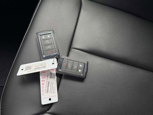 New 2025 Jeep Grand Cherokee Limited w/ Black Appearance Package image 32