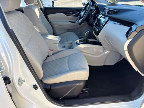 Used 2020 Nissan Rogue Sport SV image 14