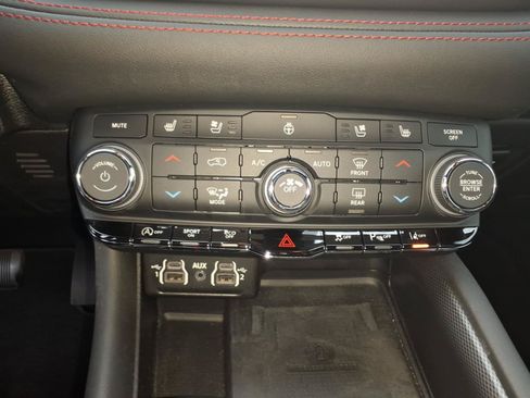 Used 2023 Dodge Durango GT AWD/4WD image 27