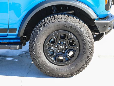 Used 2022 Ford Bronco Wildtrak image 10