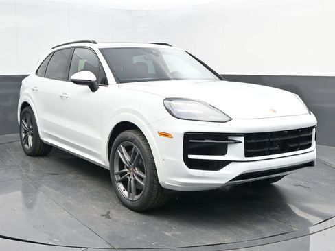 New 2025 Porsche Cayenne image 6