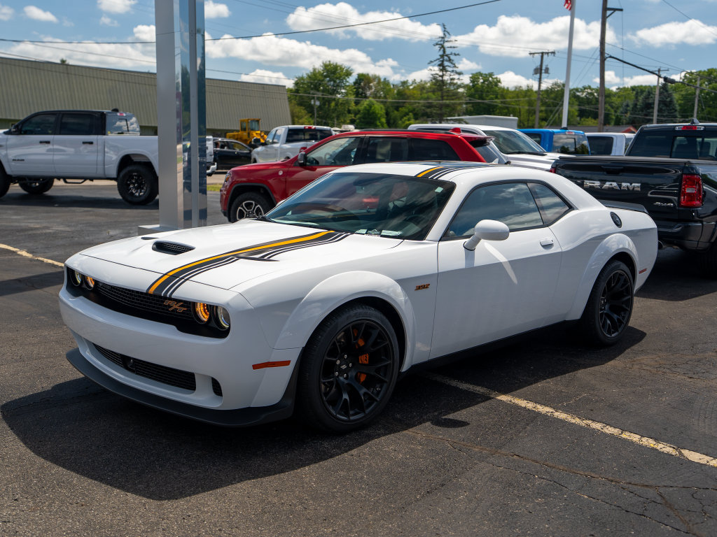 Used 2022 Dodge Challenger R/T Scat Pack RWD image 2