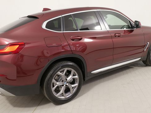 Used 2023 BMW X4 xDrive30i w/ Premium Package image 11